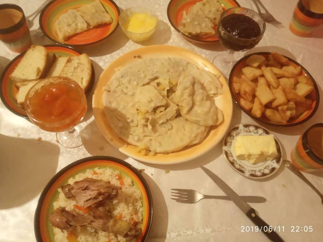 Guesthouse Bermet Tong 외부 사진