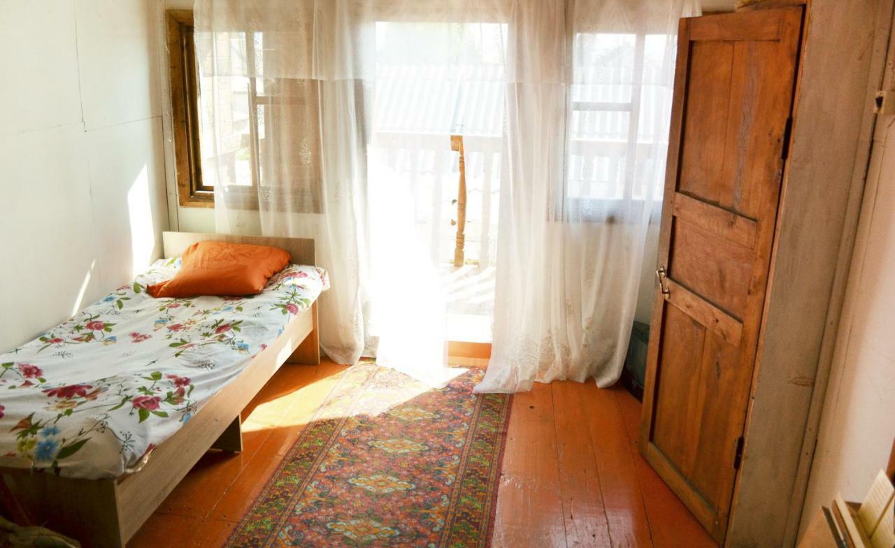 Guesthouse Bermet Tong 외부 사진