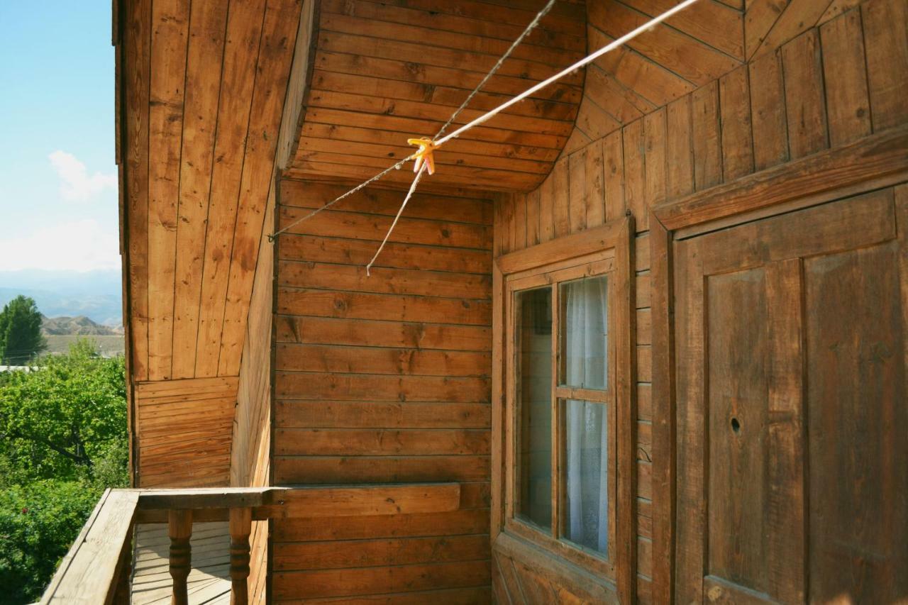 Guesthouse Bermet Tong 외부 사진