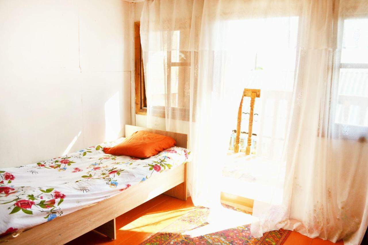 Guesthouse Bermet Tong 외부 사진