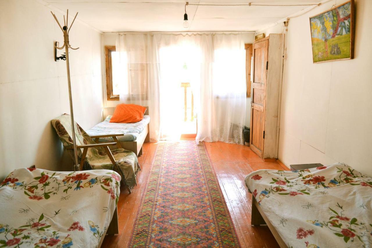 Guesthouse Bermet Tong 외부 사진