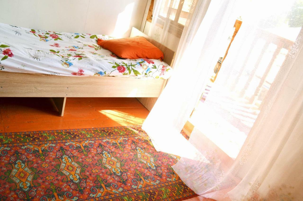 Guesthouse Bermet Tong 외부 사진