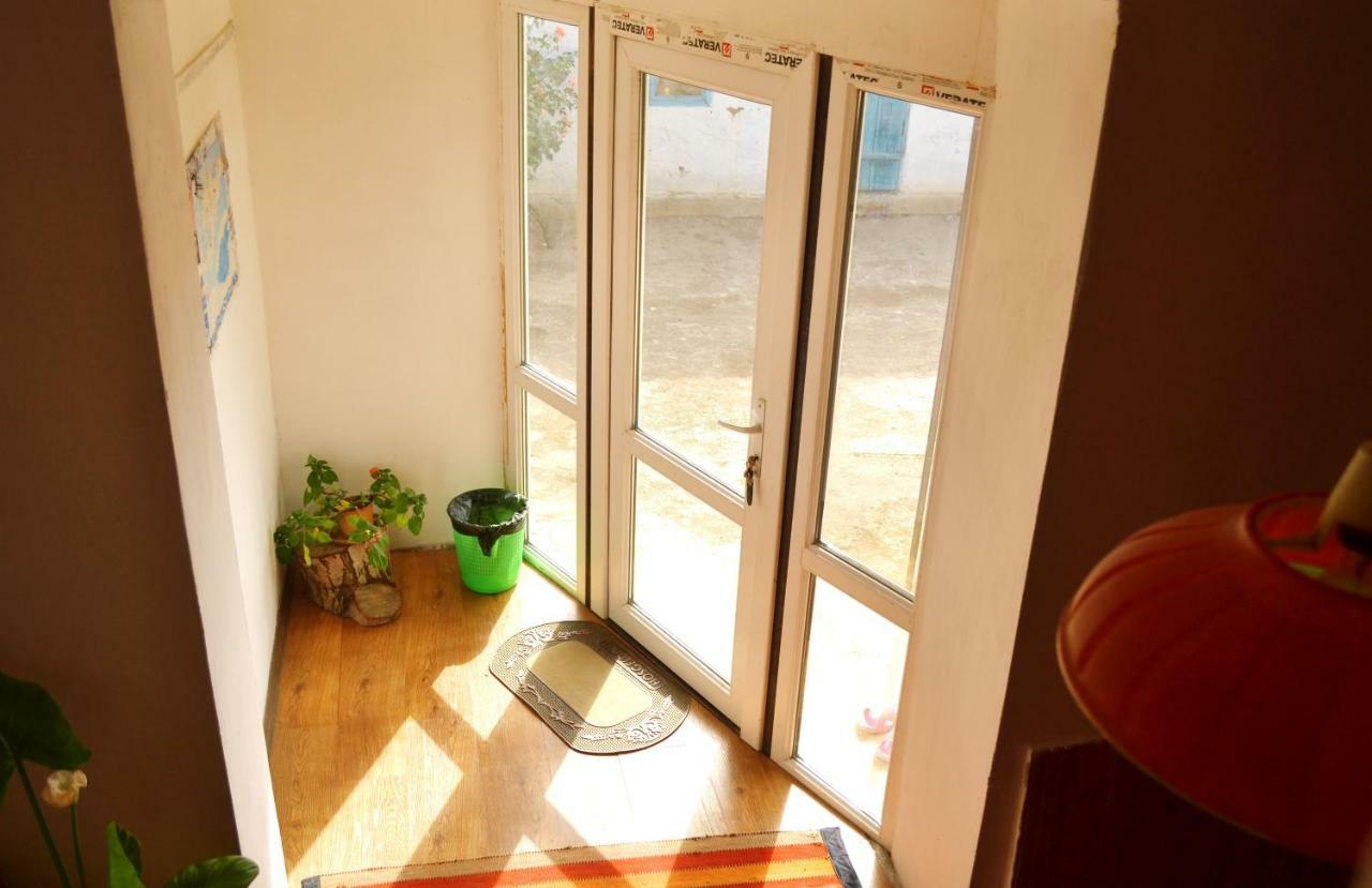 Guesthouse Bermet Tong 외부 사진