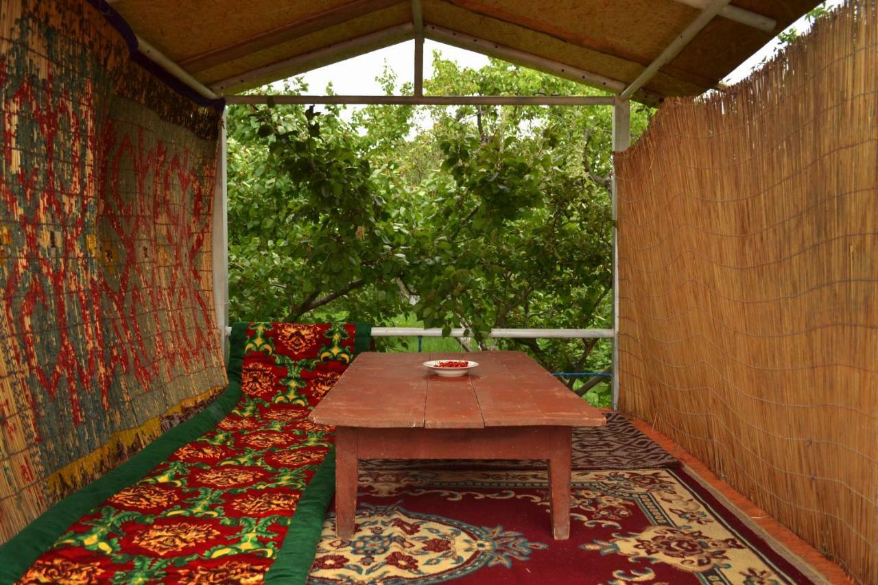 Guesthouse Bermet Tong 외부 사진